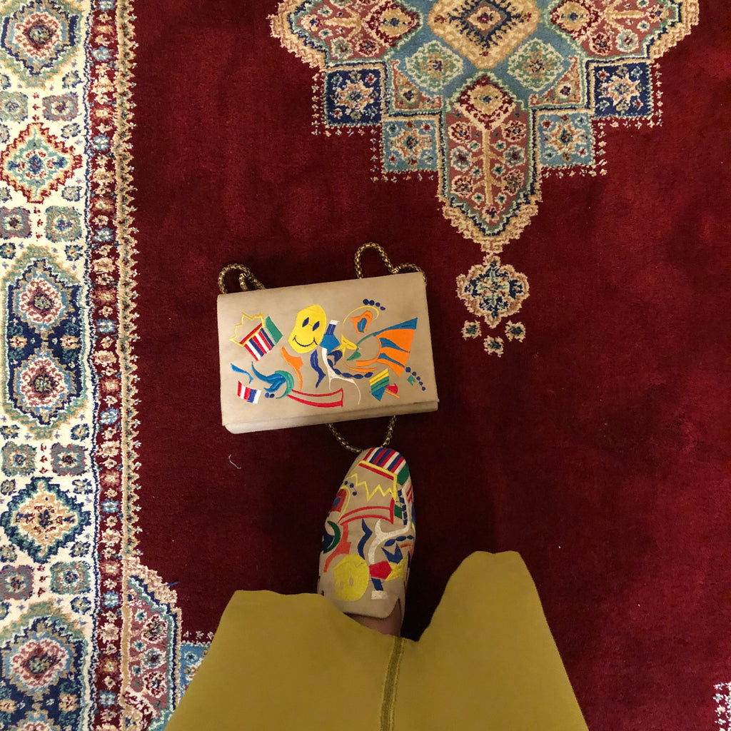 جلباب فاخر بخياطة 100% يدوية وألوان مشرقة 